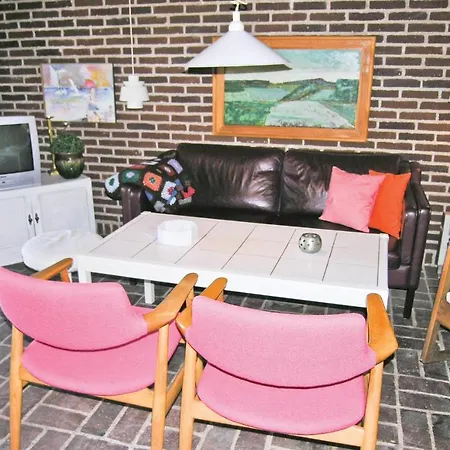 Strandhuis Met 2 Slaapkamers In Asperup Vakantiehuis *